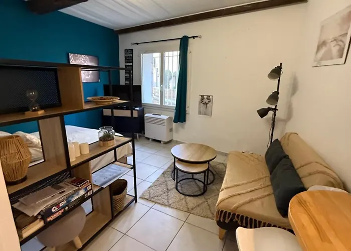 Le Viala, Dans Le Centre Historique De *